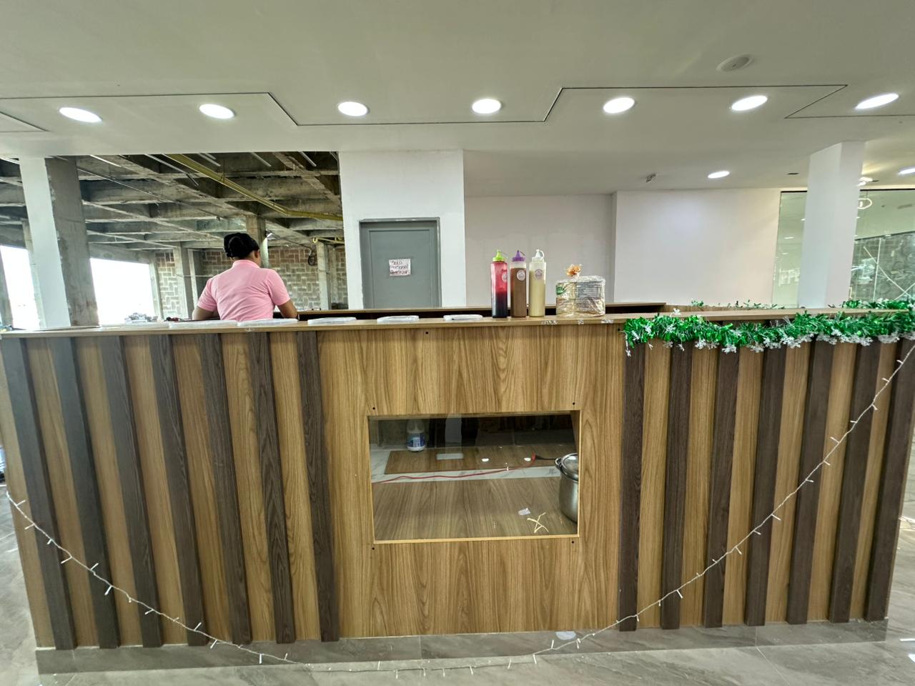 Fondo tienda El Buen Precio